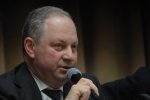 Несмотря на некоторую напряженность, которая царила в зале, Георгий Голухов сохранял самообладание и чувство юмора